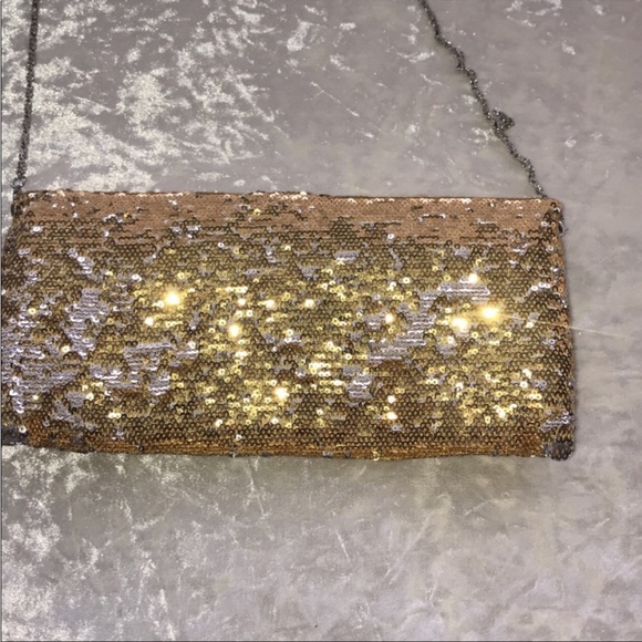 Gold/silver sequence evening clutch bag with chain - Picture 4 of 4